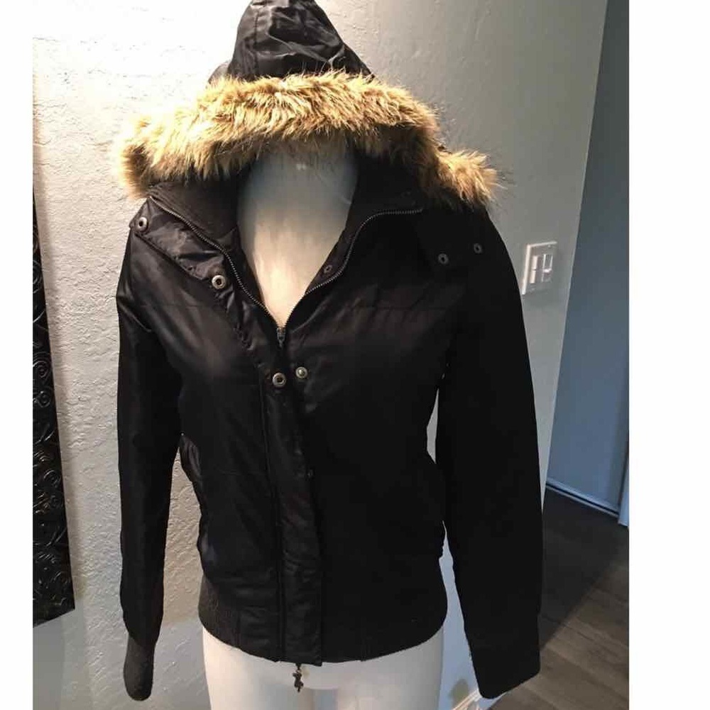 Women’s size M split brand fur removable hood